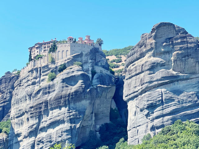 Meteora: Greece’s Sky-High Monasteries Meteora: Greece’s Sky-High Monasteries