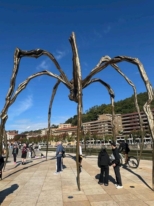 Bilbao's Giant Puppy: The World's Largest Flower-Covered Sculpture Guards the Guggenheim