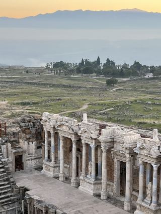 🇹🇷❄️ Pamukkale in winter – hot baths and hot air balloons!