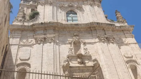 オストゥーニ：イタリアの純白のおとぎ話！ — traveler post in オストゥーニ