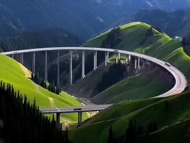 伊犁的明珠：果子沟大橋的絕美之旅