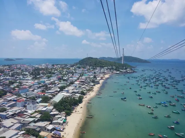 富国島：ベトナムの海上の楽園、白い砂浜、珊瑚礁、森林、歴史の魅力を探索します