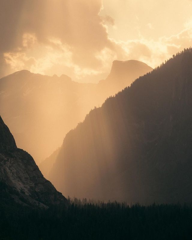Unleashing the Magic: Behold the Breathtaking Sunrise Frames of Yosemite! 🌄✨