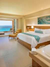 🌴 Cancun's Beach Palace: Sun, Sand & Serenity 🌞