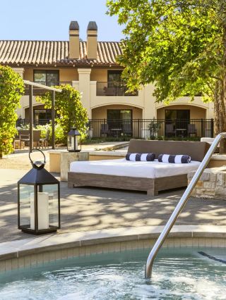 🍇✨ Napa Valley Escape: Scenic Stay & Sip! 🏨🍷