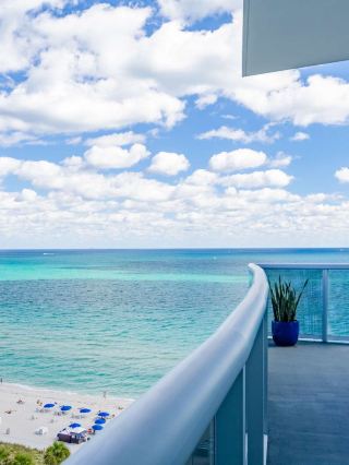 Miami Beach Bliss 🌴🌊: Stay at The Confidante!