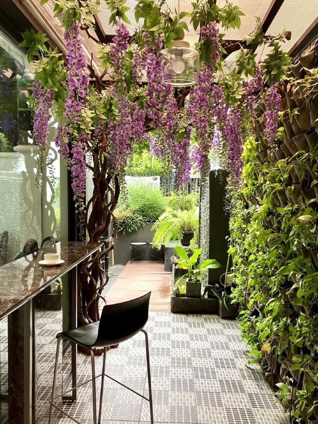 🌟 Bangkok Bliss: Hotel Clover Asoke's Chic Comforts 🌟