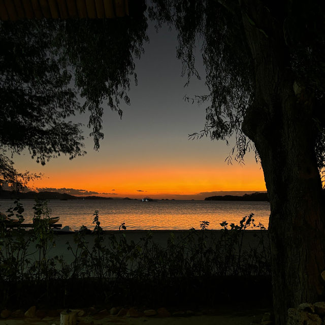 Summer lovin’ sunset in Gili Sudak 🌅 