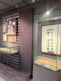 上海真的有很多人失業嗎?工作日白天來上圖總館看看。