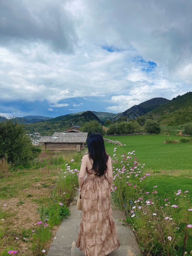 香格里拉半山上的民宿！！非常喜愛！！。