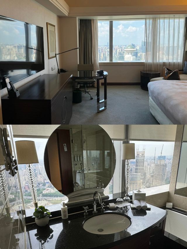 上海明天廣場JW萬豪酒店。