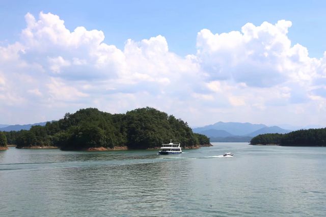 一湖碧水，秀絕天下~~千島湖。