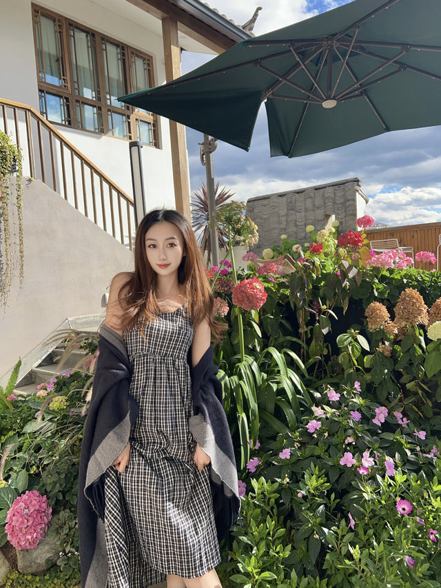 在麗江，剛退房。