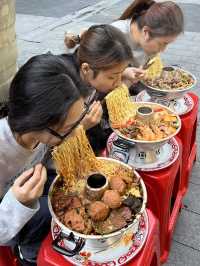 特地乘輕軌去時代天街吃的，真的非常好吃！！。