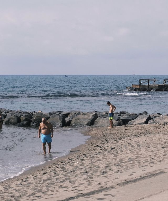 菲烏米奇諾 La Nave Beach：意大利海濱的璀璨明珠