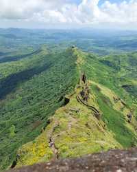 探秘伏爾岡山：挑戰自我，領略拉傑果德全景