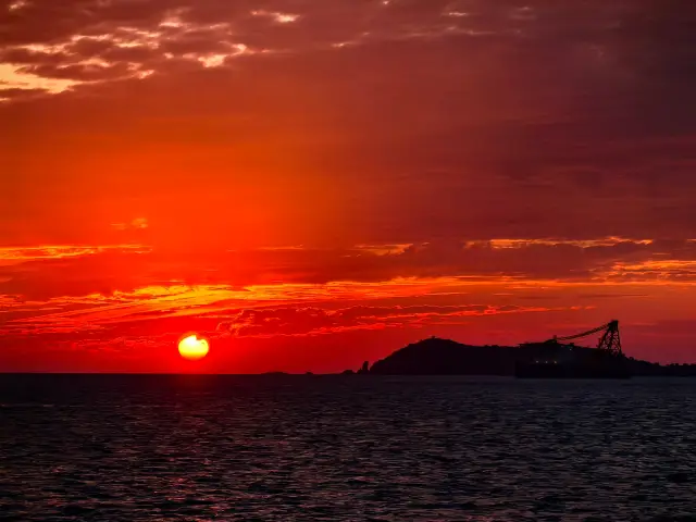 A Stunning Sanya Sunset at Sea
