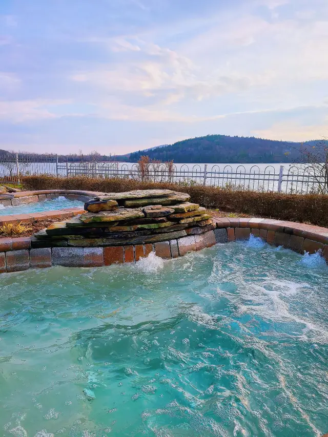 6-Day Canadian Adventure: Explore the Classics