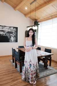 溪邊的霍比特小屋