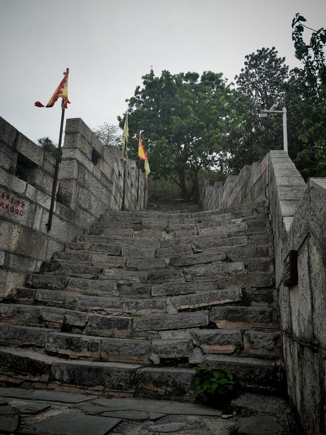 青巖古鎮：黔中腹地的石頭史詩