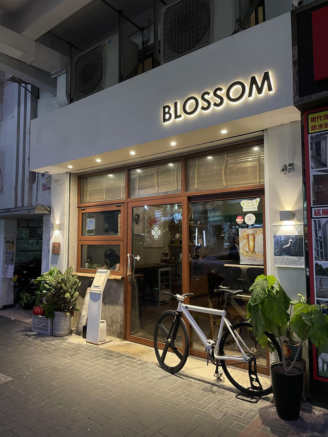 🥳喺香港搵到寶！地鐵站隔離超chill特色咖啡館必衝！