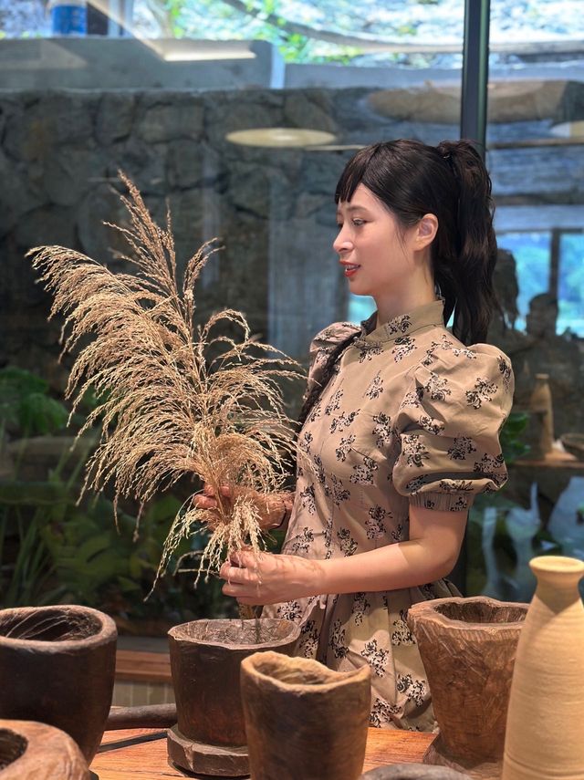 陽朔嘅悠閒感已經係next level…. 270°景觀一睜眼全係治癒綠… 空氣裏面都係嗰種清新嘅