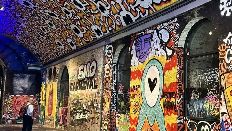 ロンドンのサウスバンクトンネルでグラフィティを満喫！ — traveler post in ワーテルロー/サザーク