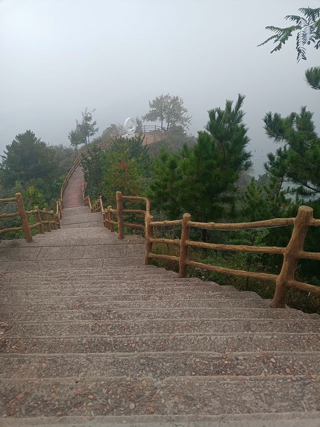 河北秘境｜東太行丹霞赤壁，霧中仙蹤美絕了！