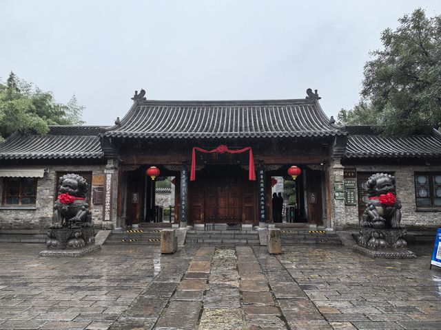 雨訪偶園-青瓦紅綢間的明清餘韻。 雨訪偶園-青瓦紅綢間的明清餘韻。