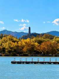 北京頤和園的秋天，是把調色盤打翻在皇家園林裡了！