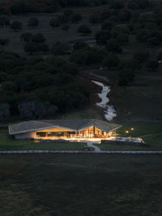 烏蘭毛都｜住進草原美學裡的野奢夢境