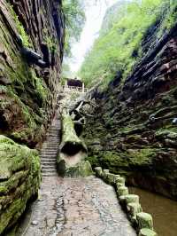 山林古道美如畫