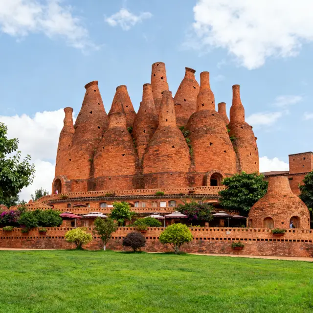 Save money and have a blast in Mile for 2 days! Wade through lake springs, enjoy flowers at Dongfeng, and have a great time without spending much