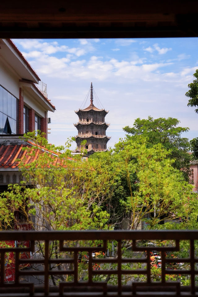 泉州漫遊｜古城小巷裡，邂逅東西塔的N種模樣