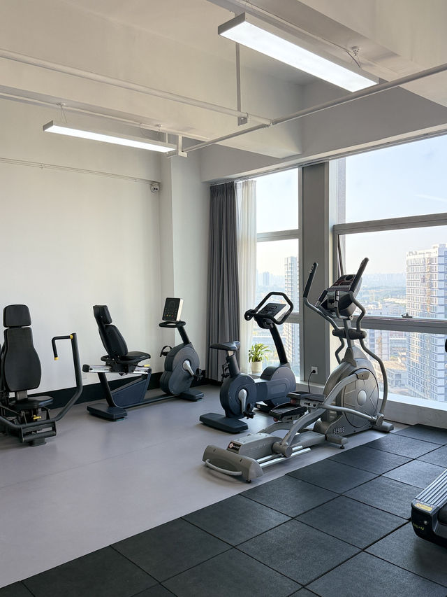 住進「新中式美學酒店」。