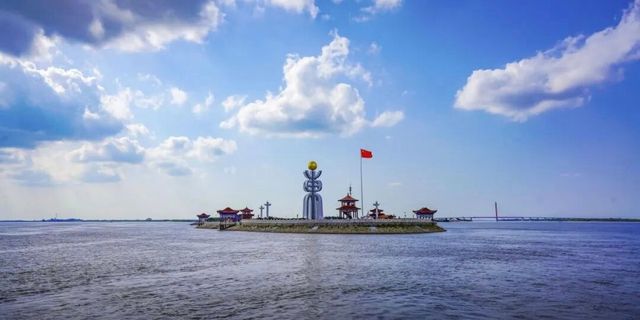 【黑瞎子島探秘指南】🌿🐻一場野性與自然交融嘅極致冒險!
你係咪都夢想遠離喧囂,嚟到一片純淨嘅原生 【黑瞎子島探秘指南】🌿🐻一場野性與自然交融嘅極致冒險!
你係咪都夢想遠離喧囂,嚟到一片純淨嘅原生