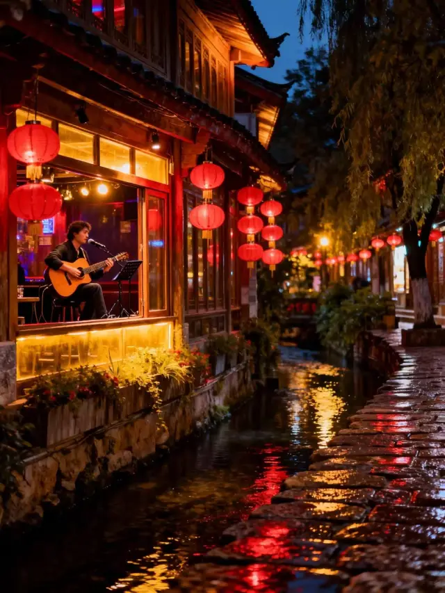 If life makes you feel tired, then come to Yunnan! The sunshine, blue sky, snow-capped mountains, and ancient towns here will instantly slow you down and help you find the rhythm of life.