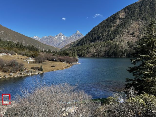 行程進行的時間是12月初，是川西旅行的淡季，雖然因為天氣寒冷和高原反應給到行程中有一些挑戰性，但是除