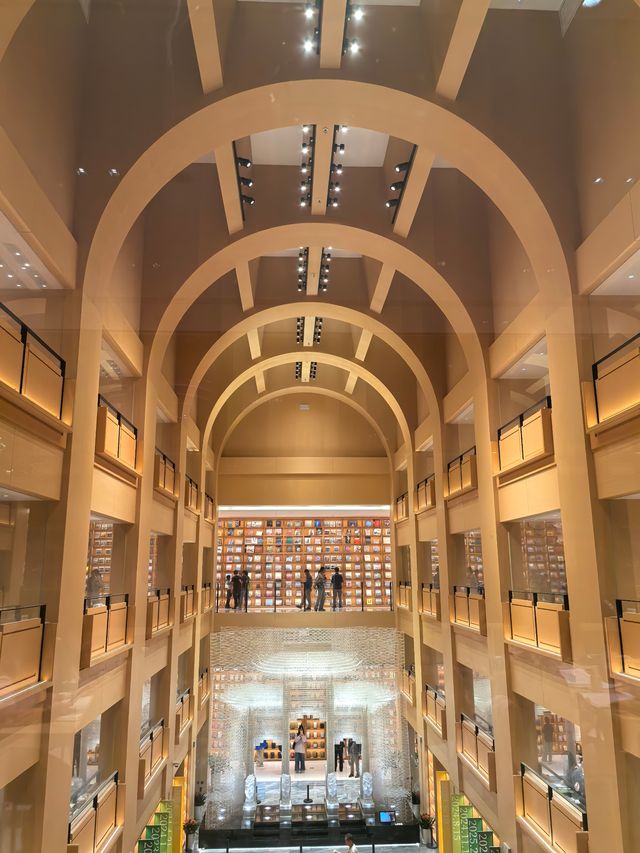 上海徐滙書院最新打卡指南 藏書閣與百年教堂的絕美邂逅