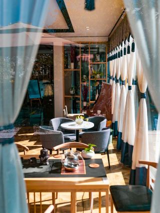 Weishan with Pets at Yunshang, Absolutely Awesome!