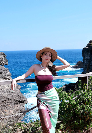 Perjalanan Penyembuhan di Pantai Tebing Bali