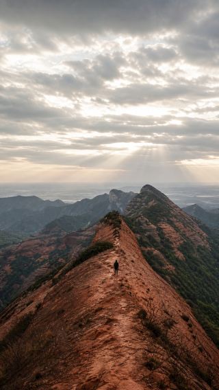 Northwest's Seriously Underrated Secret! 18°C Summer Under Liupan Mountain, Featuring Caves, Danxia, and Forests All in One