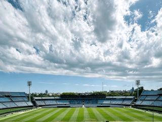 サッカーの聖地へ - モンテビデオの「エスタディオ・センテナリオ」