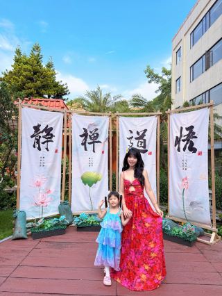 Took my daughter for a soak in a real hot spring! This hotel in Yunfu is so Zen!