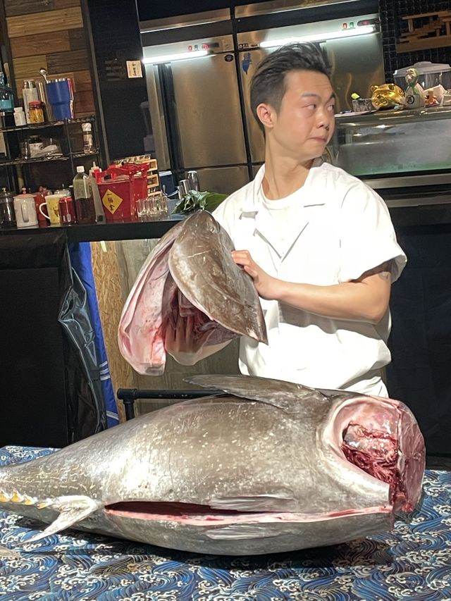 ［香港都有極罕巨型藍鰭吞拿魚解體show]