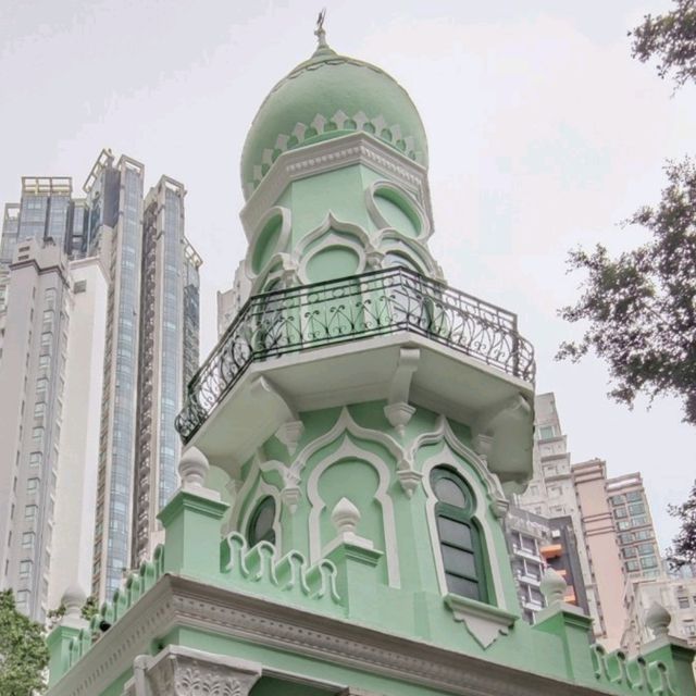 隱藏在鬧市的薄荷綠色清真寺🕌