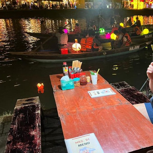 Han riverside dining 