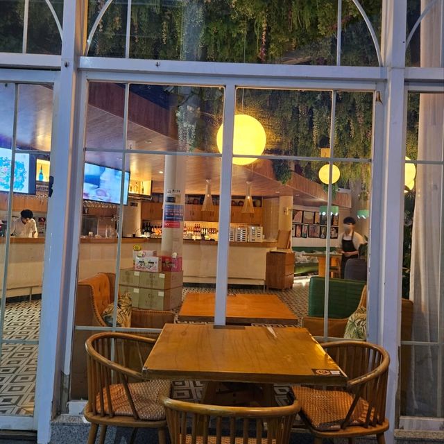 鹽田海邊的音樂酒館