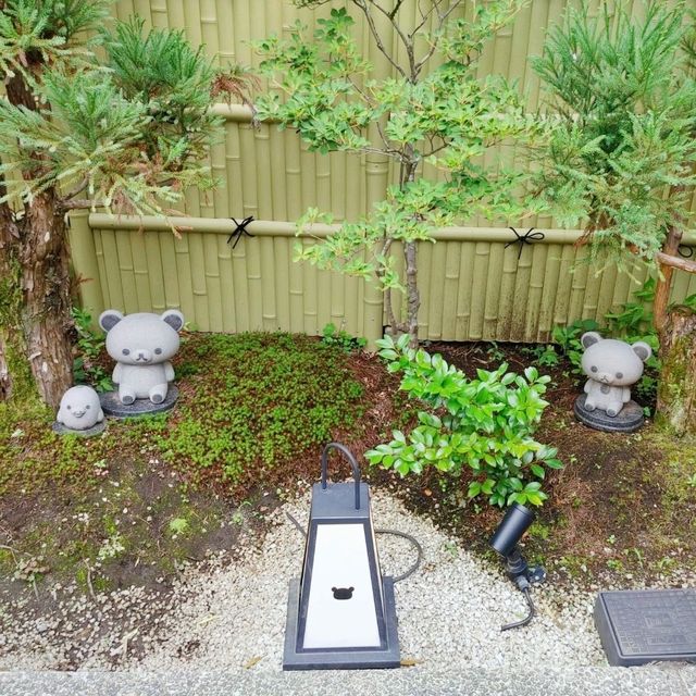 京都嵐山りらっくま茶房　裏庭のフォトスポットも要チェック