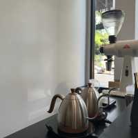 코지하고 모던한 방콕의 감성카페, Coffee Context